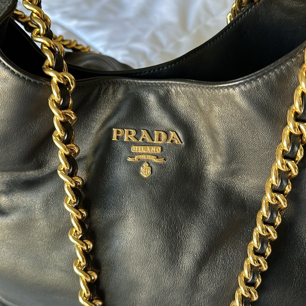 PRADA large leather bag with gold chain - Picture 5 of 12